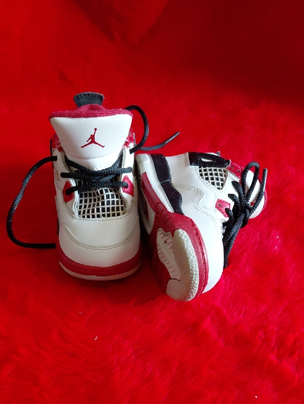 Jordan Toddler Retro Sneakers - White, Red & Black